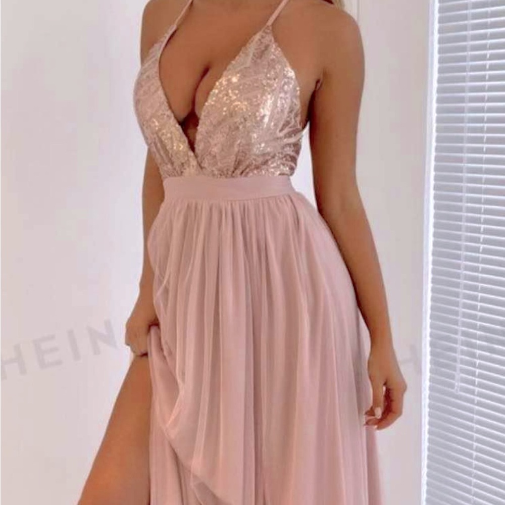 Women’s tulle sequin spaghetti strap thigh slit dress